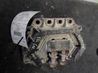 Detroit DD13 Engine Mount