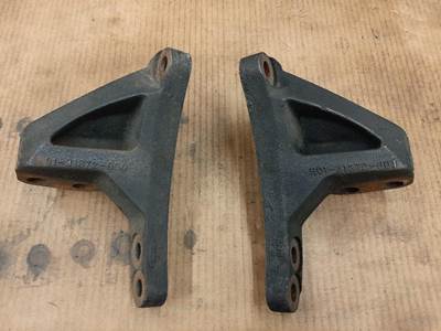 Detroit DD15 Engine Mount