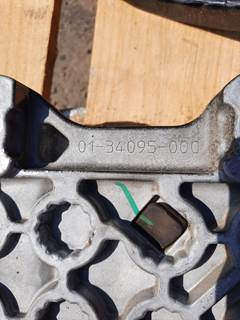 Detroit DD15 Left Engine Mount for a Detroit 60 SERIES-14.8 DDC15