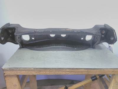 Freightliner Cascadia 126 Engine Mount