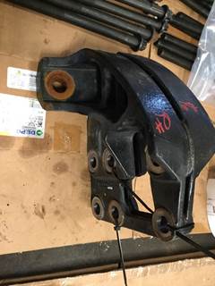 International MaxxForce 13 Engine Mount for a International MAXXFORCE13