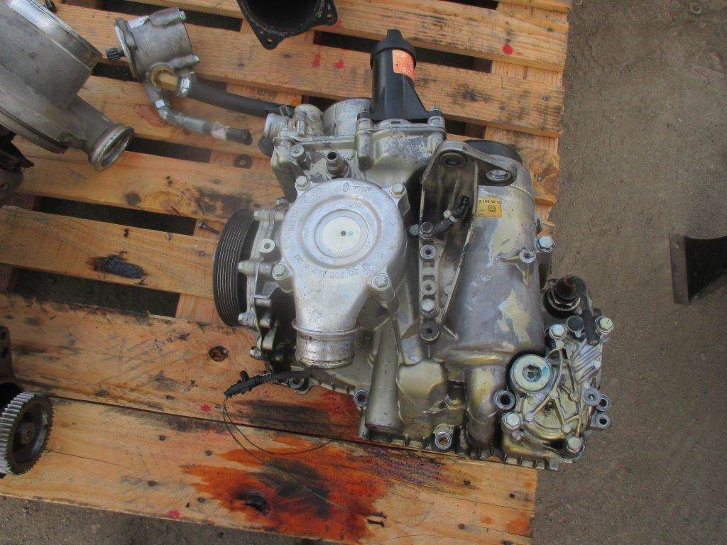 2010 Detroit DD15 Engine Oil Filter Base For Sale Stockton, CA