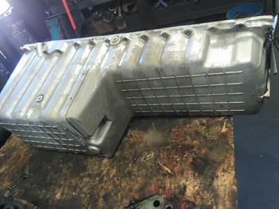 Mercedes-Benz MBE 4000 Engine Oil Pan for a Mercedes MBE4000