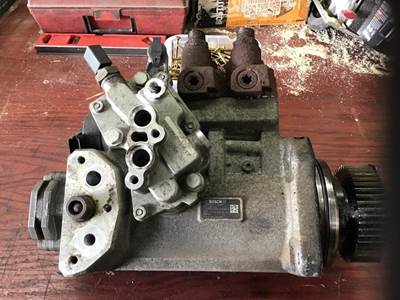 Detroit DD15 Engine Oil Pump