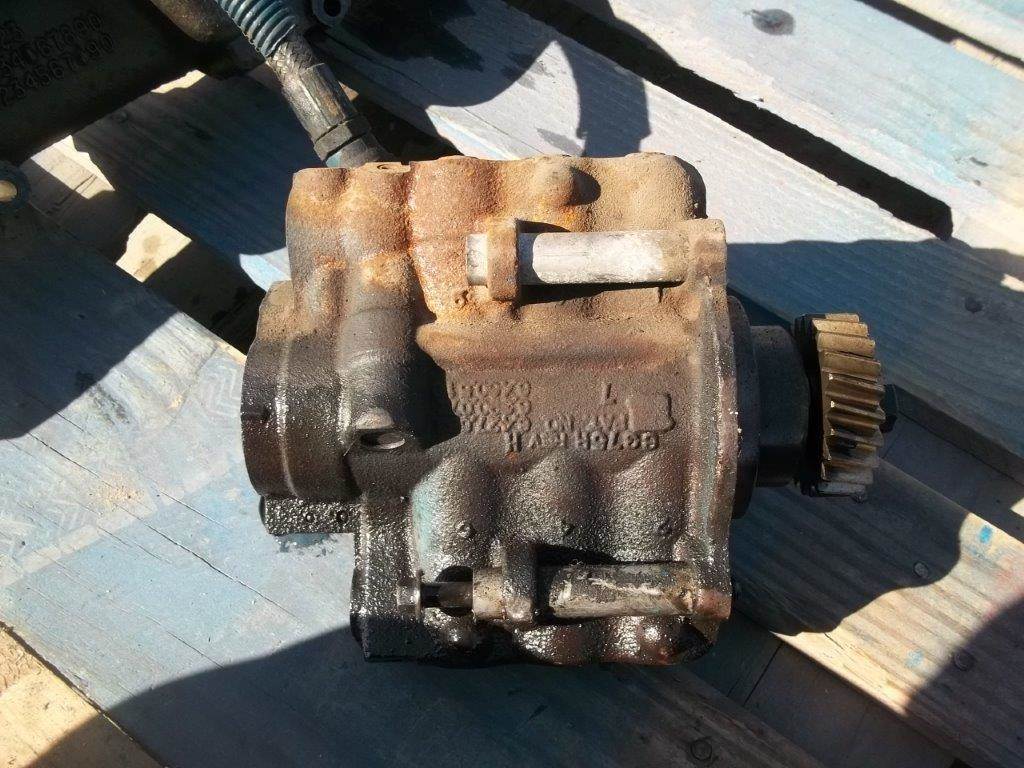 2006 International DT466E Engine Oil Pump for a International 4300LP