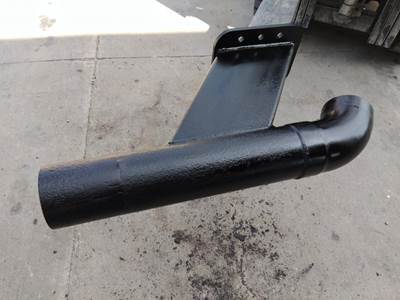 International 9200 Exhaust Bracket
