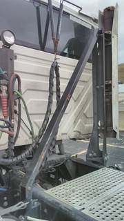 International LT Exhaust Bracket