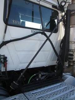 Mack Pinnacle CXU612 Exhaust Bracket for a Mack CXU612