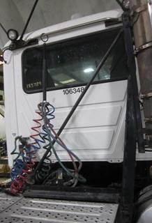 Mack Pinnacle CXU612 Exhaust Bracket for a Mack CXU612