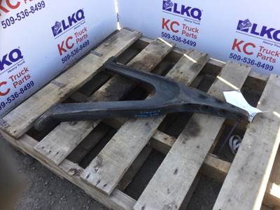 Mack Pinnacle CXU613 Exhaust Bracket for a Mack CXU613