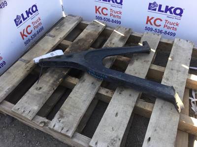 Mack Pinnacle CXU613 Exhaust Bracket for a Mack CXU613