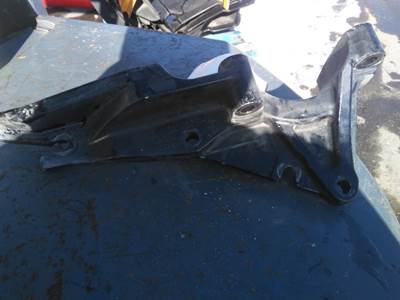 Peterbilt 567 Exhaust Bracket
