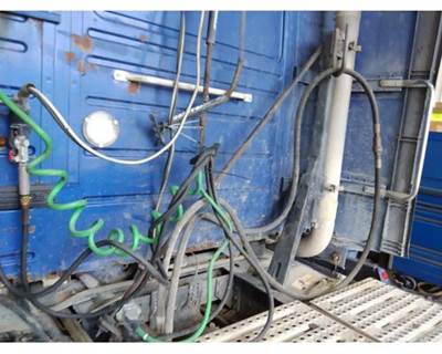 Volvo VNL Exhaust Bracket