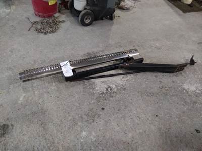 Volvo VNM Exhaust Bracket