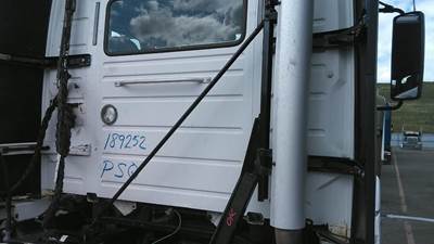 Volvo VNM Right Exhaust Bracket