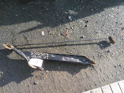 Volvo VT Left Exhaust Bracket