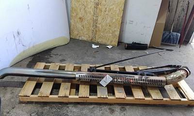 Volvo VNL Right Exhaust Pipe