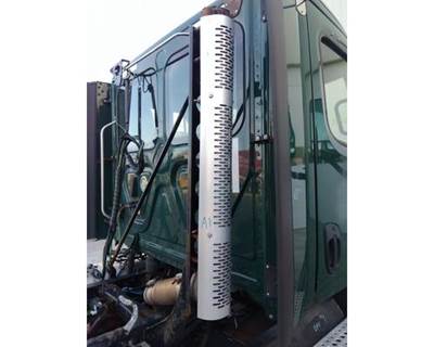 Freightliner Cascadia 113 Right Exhaust Stack