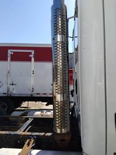 Freightliner Cascadia 125 Right Exhaust Stack