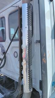 Freightliner Cascadia 125 Right Exhaust Stack