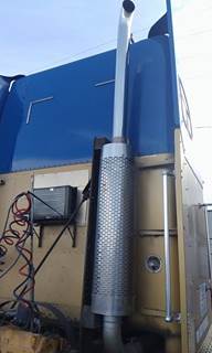 Freightliner FLD120 Right Exhaust Stack