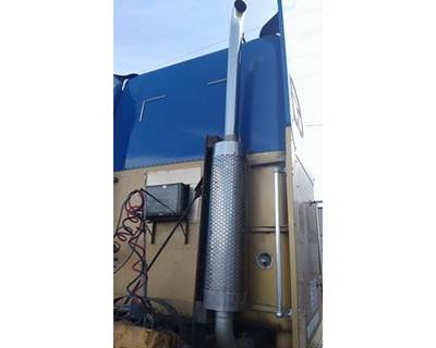Freightliner FLD120 Right Exhaust Stack