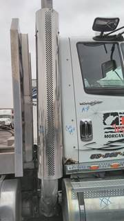 International LoneStar Right Exhaust Stack