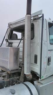 International ProStar Right Exhaust Stack for a International PROSTAR 122