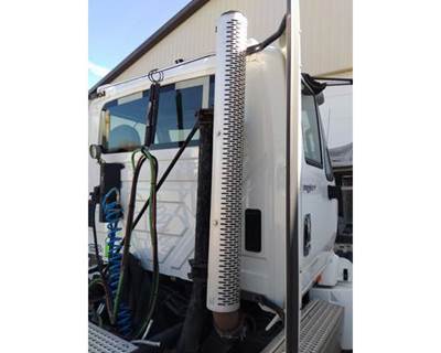 International ProStar Exhaust Stack for a International PROSTAR 113
