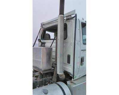 International ProStar Right Exhaust Stack for a International PROSTAR 122