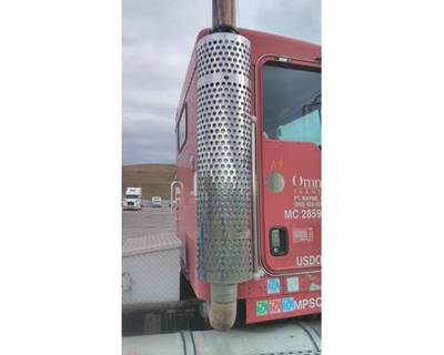 Kenworth T800B Right Exhaust Stack