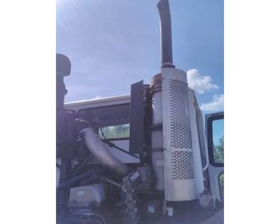 Mack MRU613 Right Exhaust Stack
