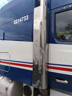 Peterbilt 579 Right Exhaust Stack