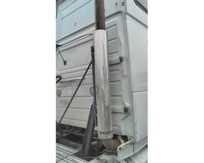 Volvo VNL Right Exhaust Stack