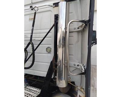 Volvo VNL Exhaust Stack