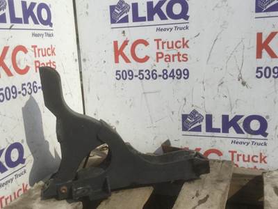 Freightliner Cascadia 125 Fender Bracket