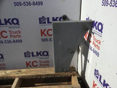 Peterbilt 367 Right Fender Bracket