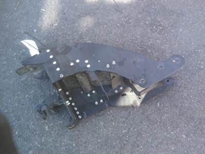 Peterbilt 579 Right Fender Bracket