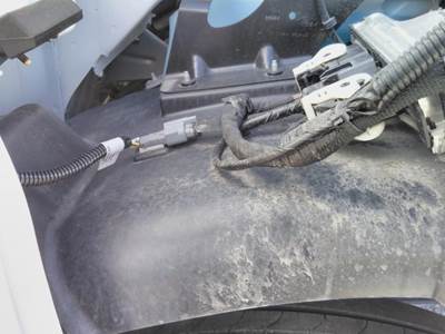 Ford F-750 Right Fender for a Ford F750SD (SUPER DUTY)