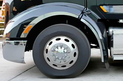 Peterbilt 579 Fender