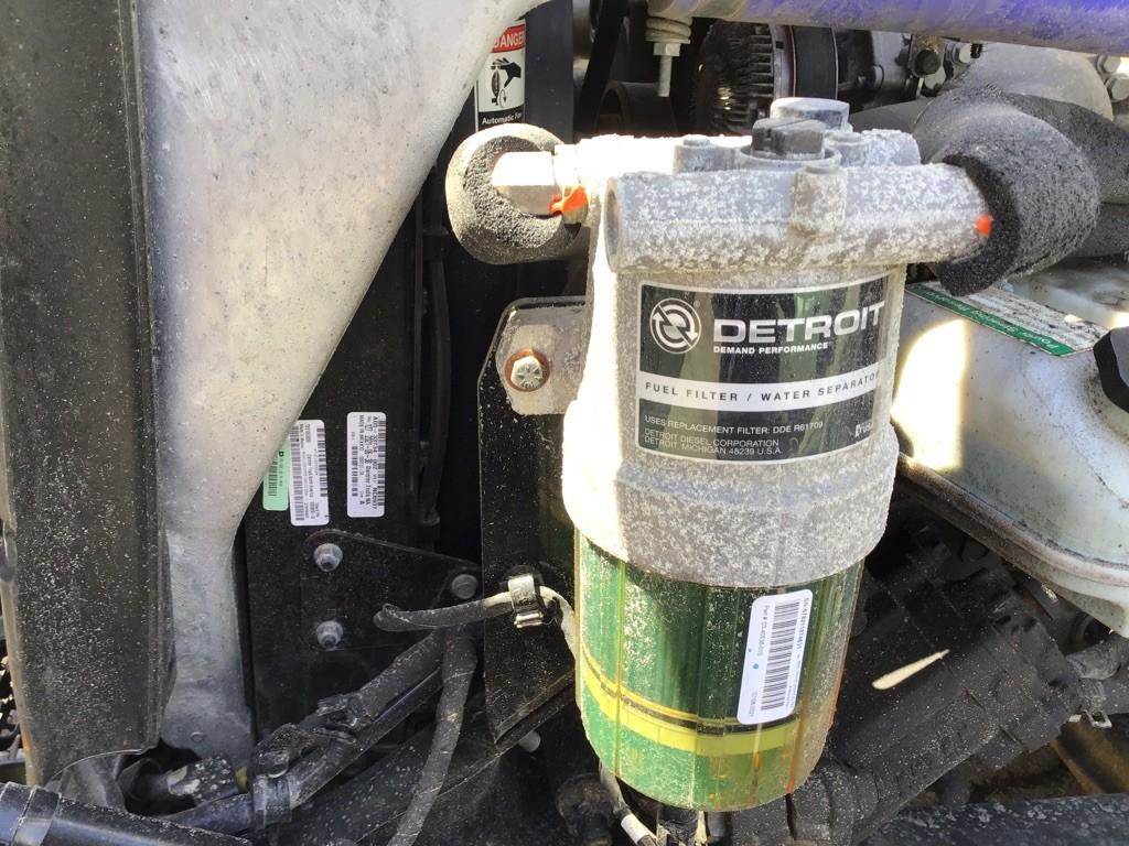 2022 Detroit DD15 Fuel / Water Separator for a Freightliner CASCADIA