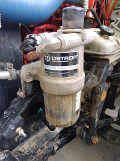Detroit Universal Left Fuel / Water Separator