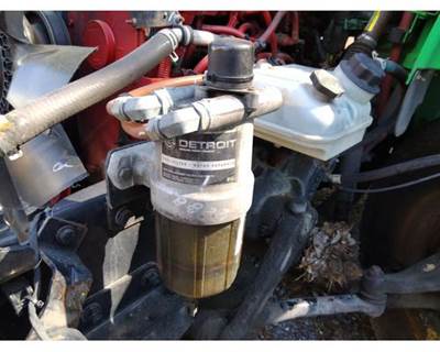 Detroit Universal Left Fuel / Water Separator