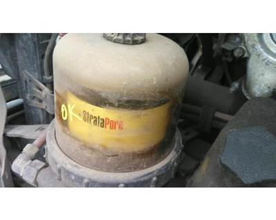 FLEETGUARD FS19915 Left Fuel / Water Separator