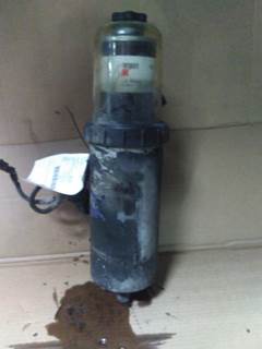 Freightliner FLD120 Left Fuel / Water Separator