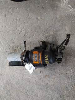 Mack MR688S Fuel / Water Separator