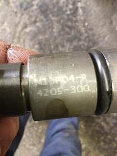 Cummins ISB 5.9L Fuel Injector for a Freightliner MT55