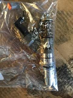 Cummins ISM Fuel Injector for a Cummins ISM-410E
