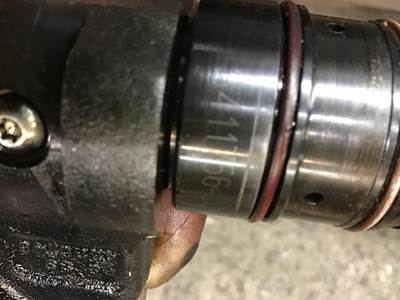Cummins ISM Fuel Injector for a Cummins 2500