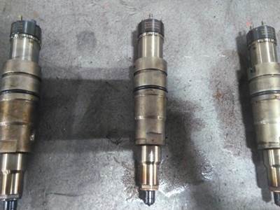 Cummins X15 Fuel Injector for a Cummins X15 EPA 17